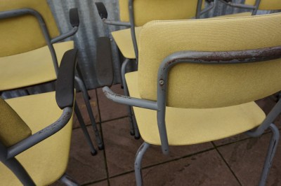 Friso Kramer, Ahrend de Cirkel, stoelen, armstoelen, buisframe, vintage, industrieel, gispen